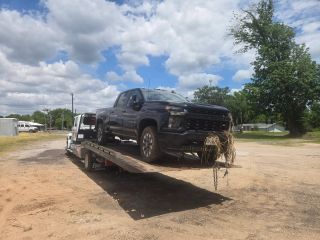2023 Chevrolet Silverado 2500HD 4WD Crew Cab Standard Bed Custom - Exterior Front Right Corner Image